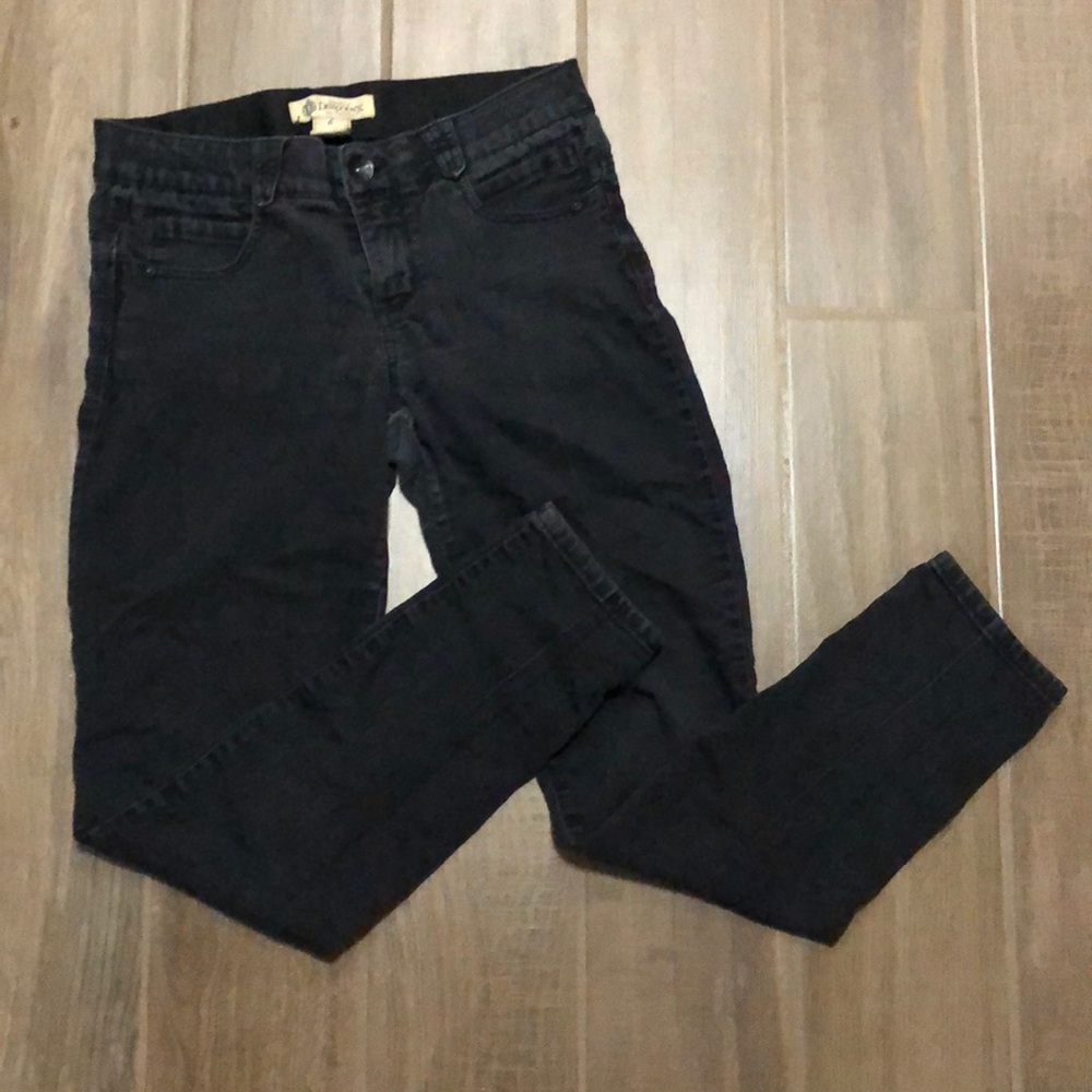 Black democracy skinny jeans